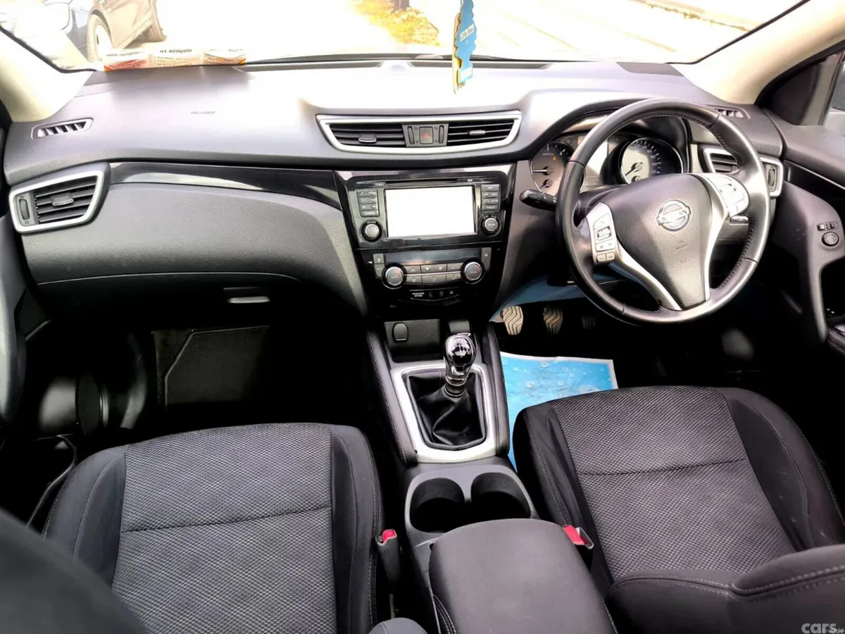 Nissan Qashqai SUV, Diesel, 2017, Grey