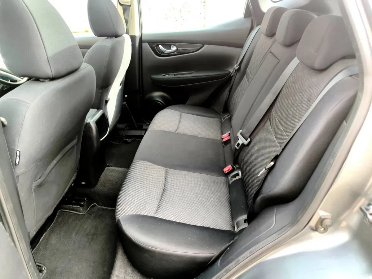 Nissan Qashqai SUV, Diesel, 2017, Grey