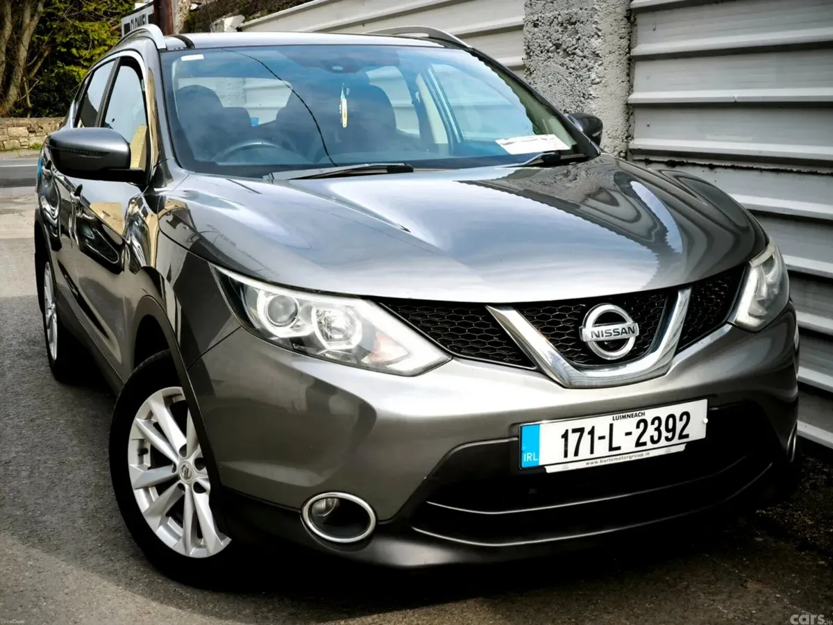 Nissan Qashqai SUV, Diesel, 2017, Grey