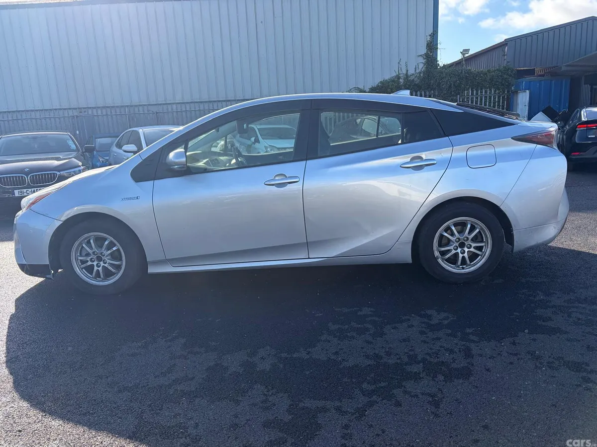 Toyota Prius Hatchback, Petrol Hybrid, 2016, Silver
