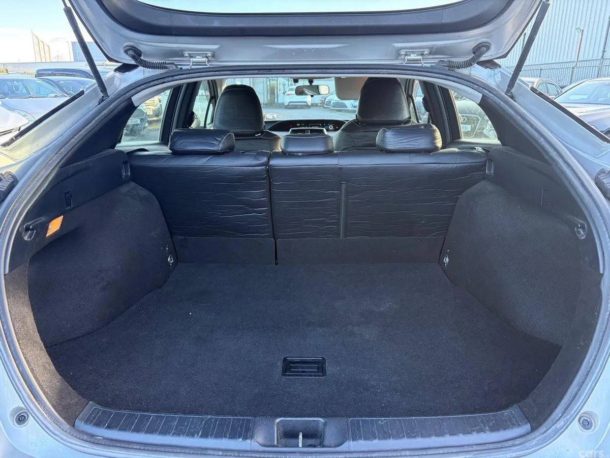 Toyota Prius Hatchback, Petrol Hybrid, 2016, Silver