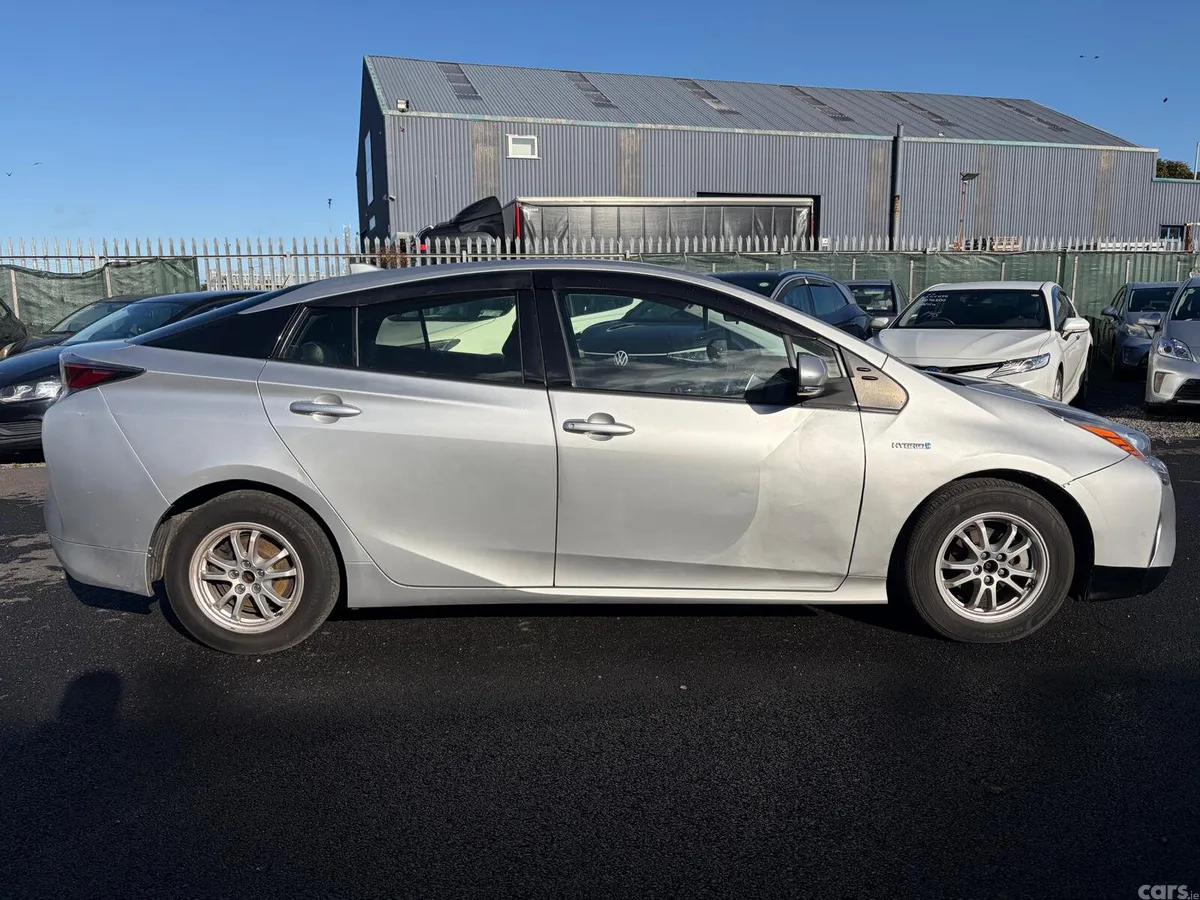 Toyota Prius Hatchback, Petrol Hybrid, 2016, Silver