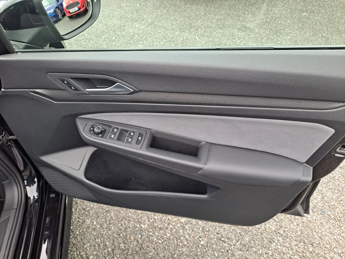 Volkswagen Golf Estate, Diesel, 2023, Black