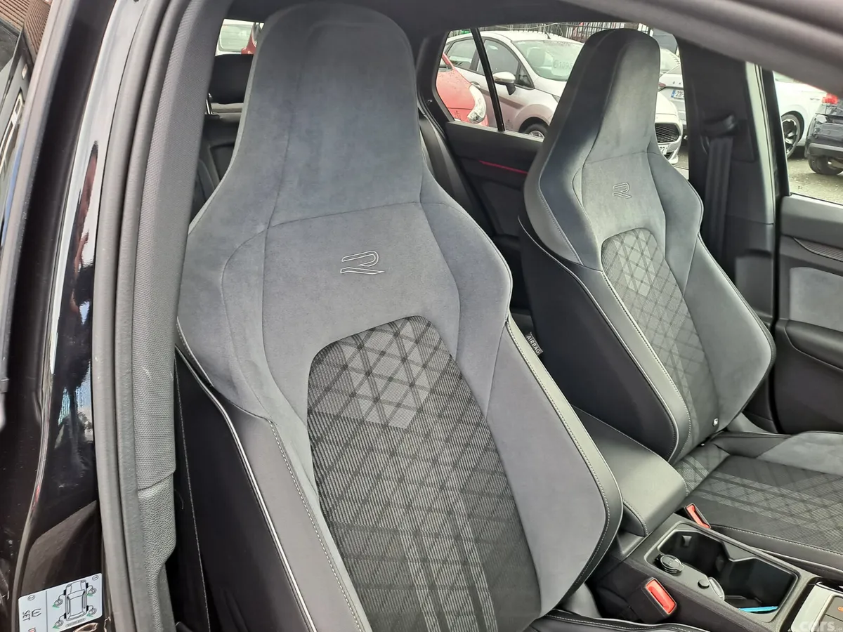 Volkswagen Golf Estate, Diesel, 2023, Black