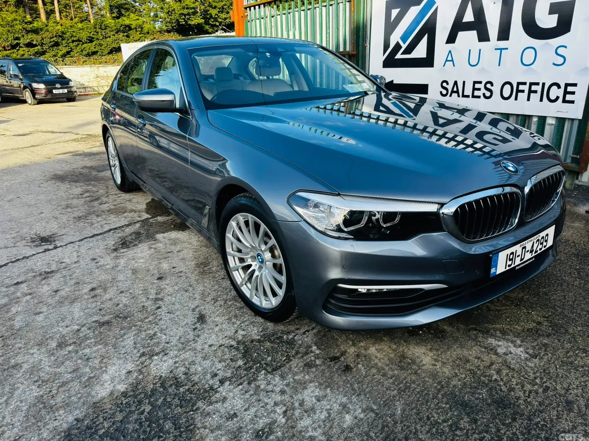BMW 5-Series Saloon, Petrol Plug-in Hybrid, 2019, Grey