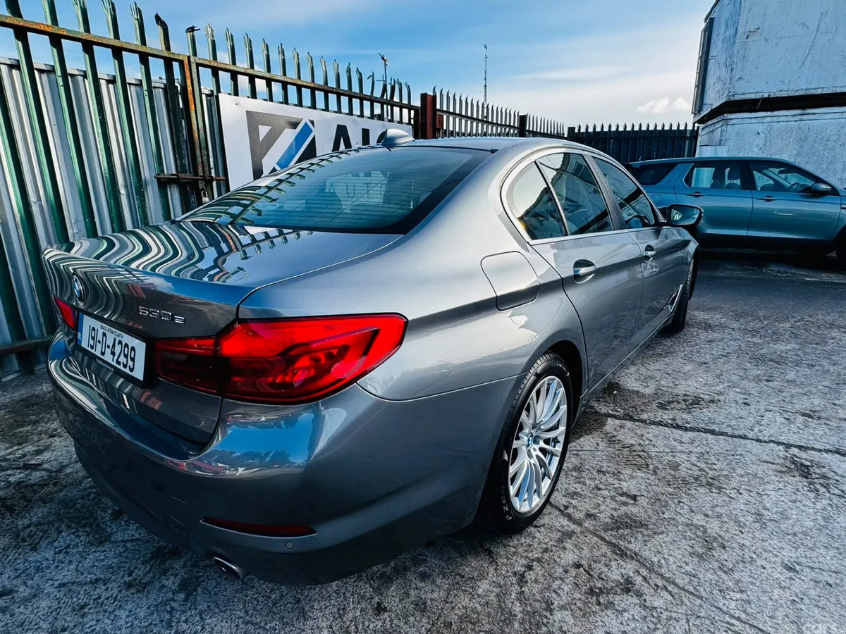 BMW 5-Series Saloon, Petrol Plug-in Hybrid, 2019, Grey