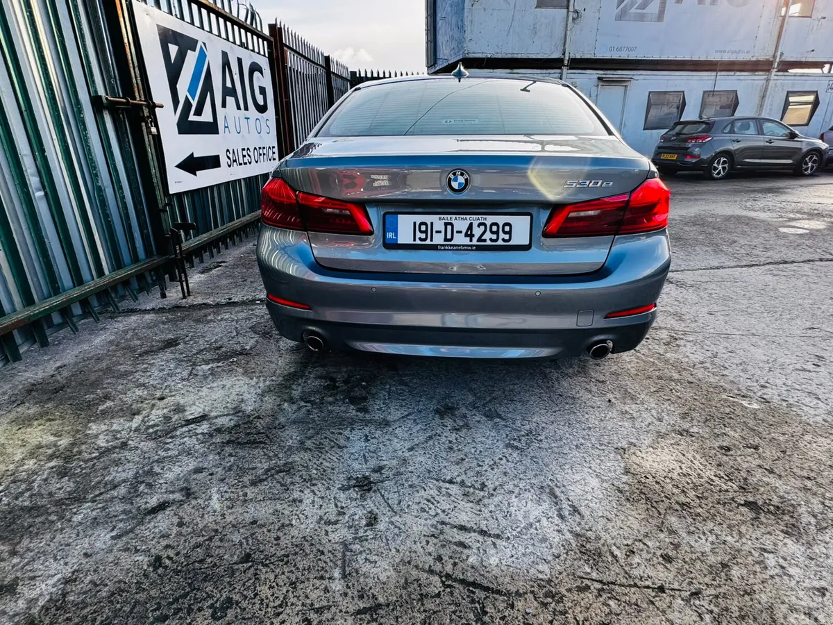 BMW 5-Series Saloon, Petrol Plug-in Hybrid, 2019, Grey