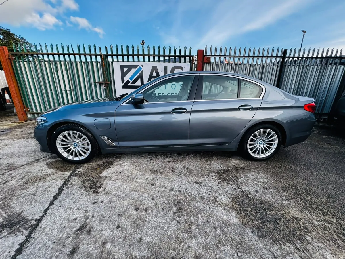 BMW 5-Series Saloon, Petrol Plug-in Hybrid, 2019, Grey