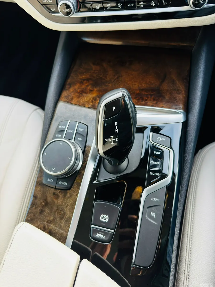 BMW 5-Series Saloon, Petrol Plug-in Hybrid, 2019, Grey