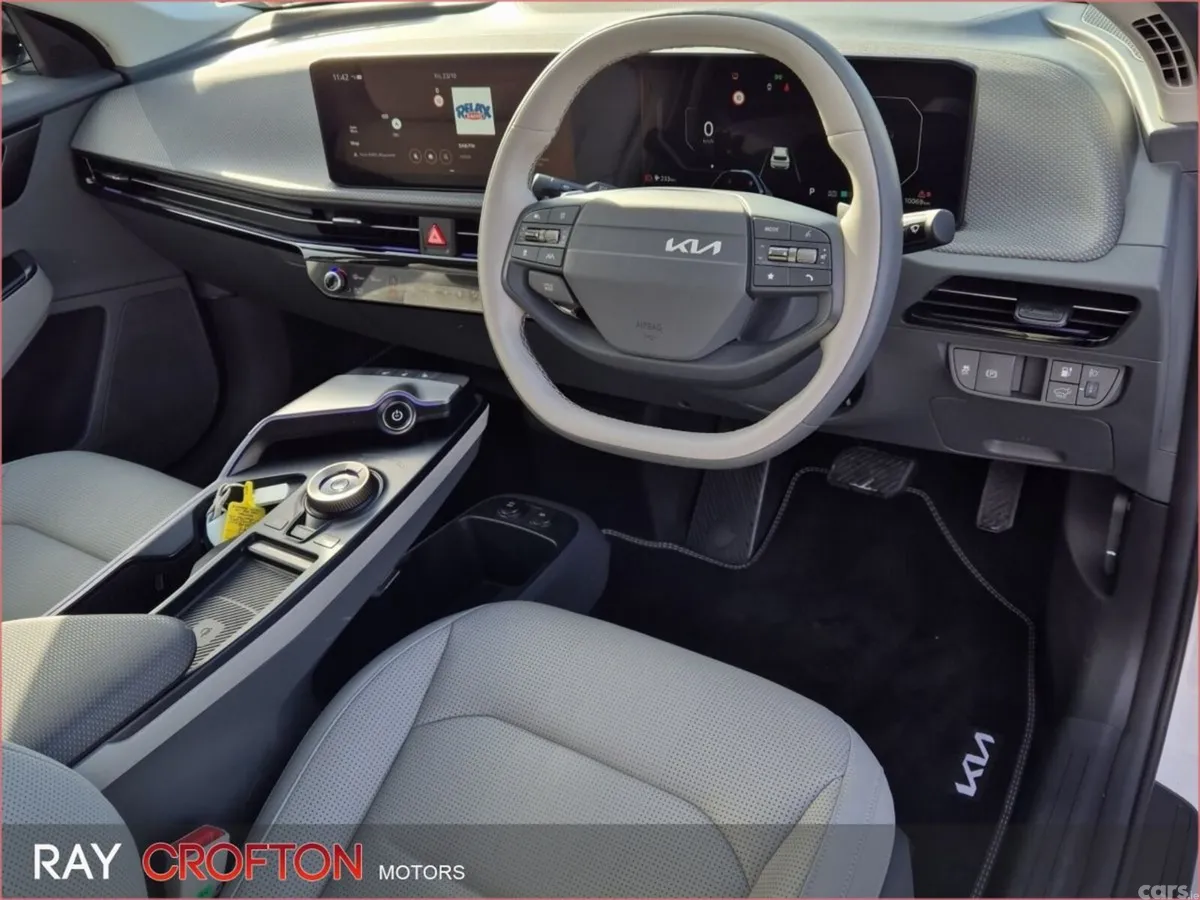 Kia EV6 MPV, Electric, 2026, White
