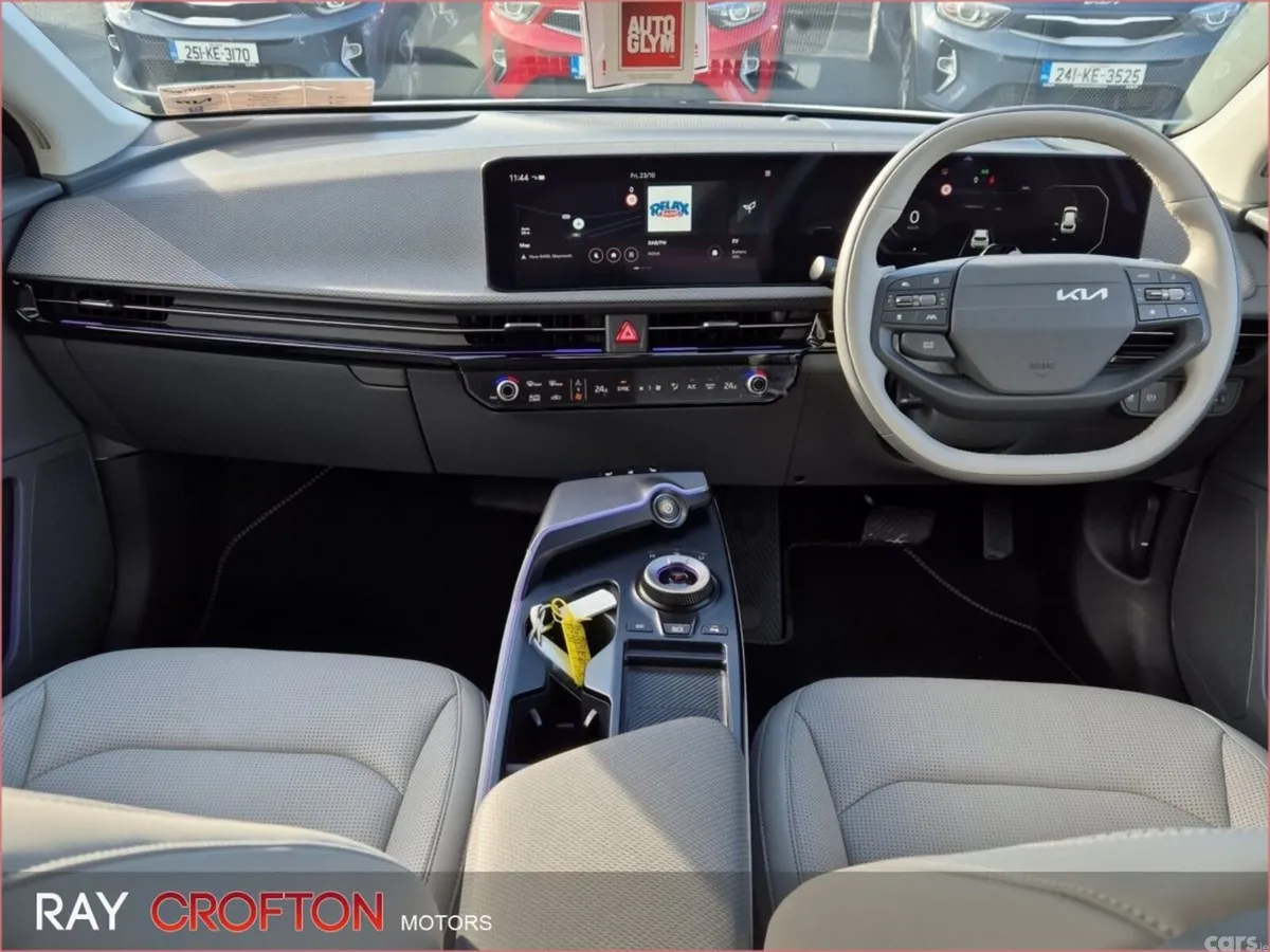 Kia EV6 MPV, Electric, 2026, White