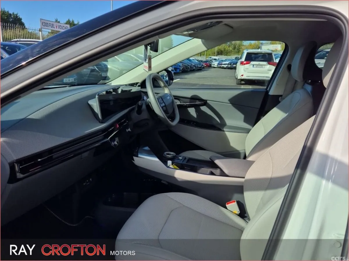 Kia EV6 MPV, Electric, 2026, White