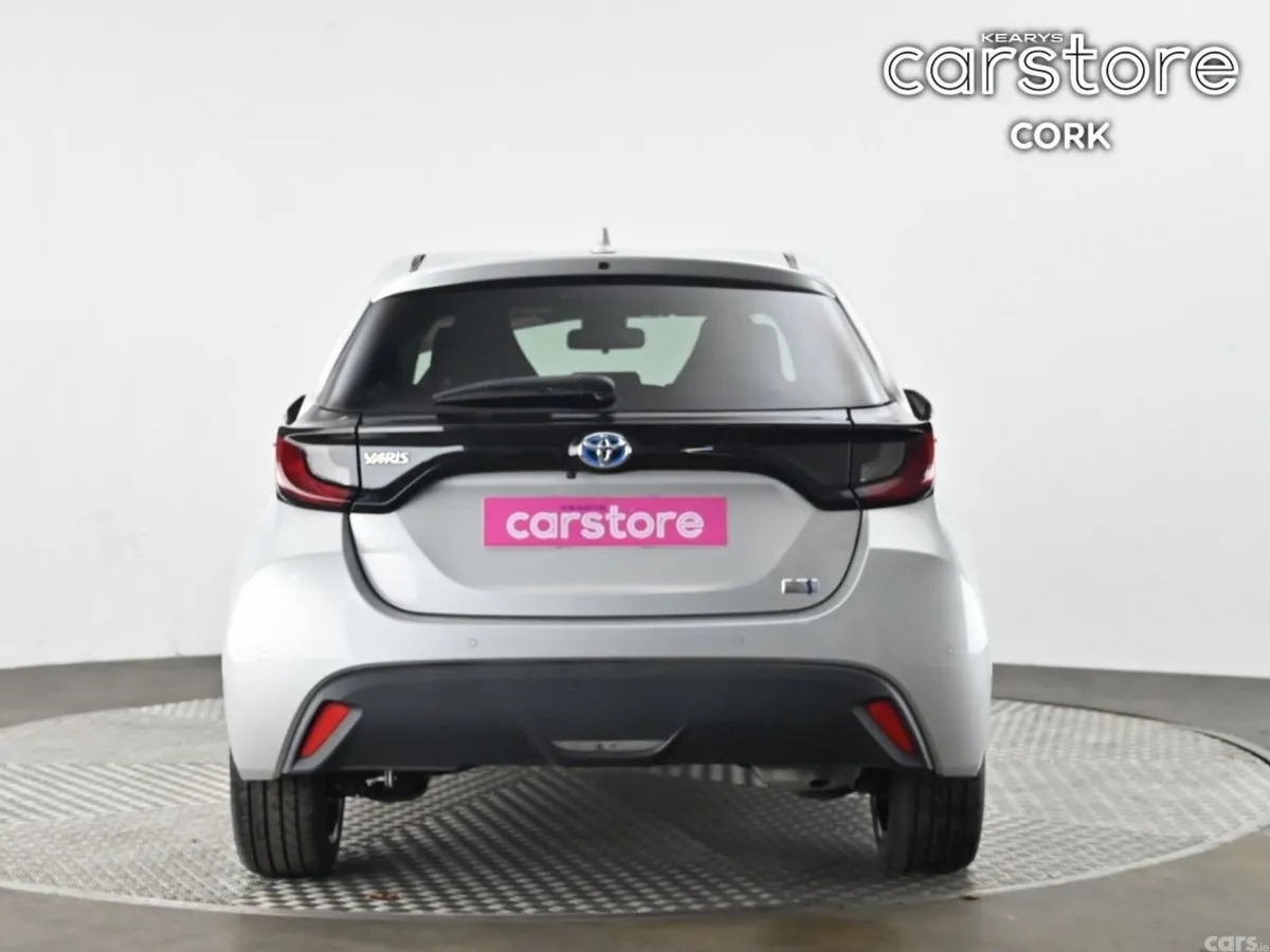 Toyota Yaris Hatchback, Petrol Hybrid, 2021, Silver