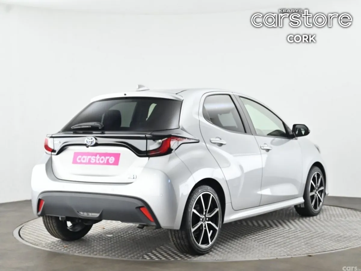 Toyota Yaris Hatchback, Petrol Hybrid, 2021, Silver