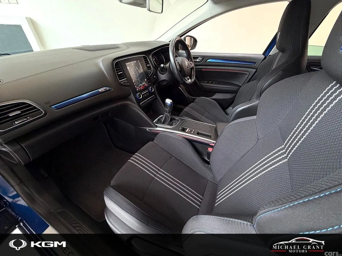 Renault Megane Hatchback, Diesel, 2019, Blue
