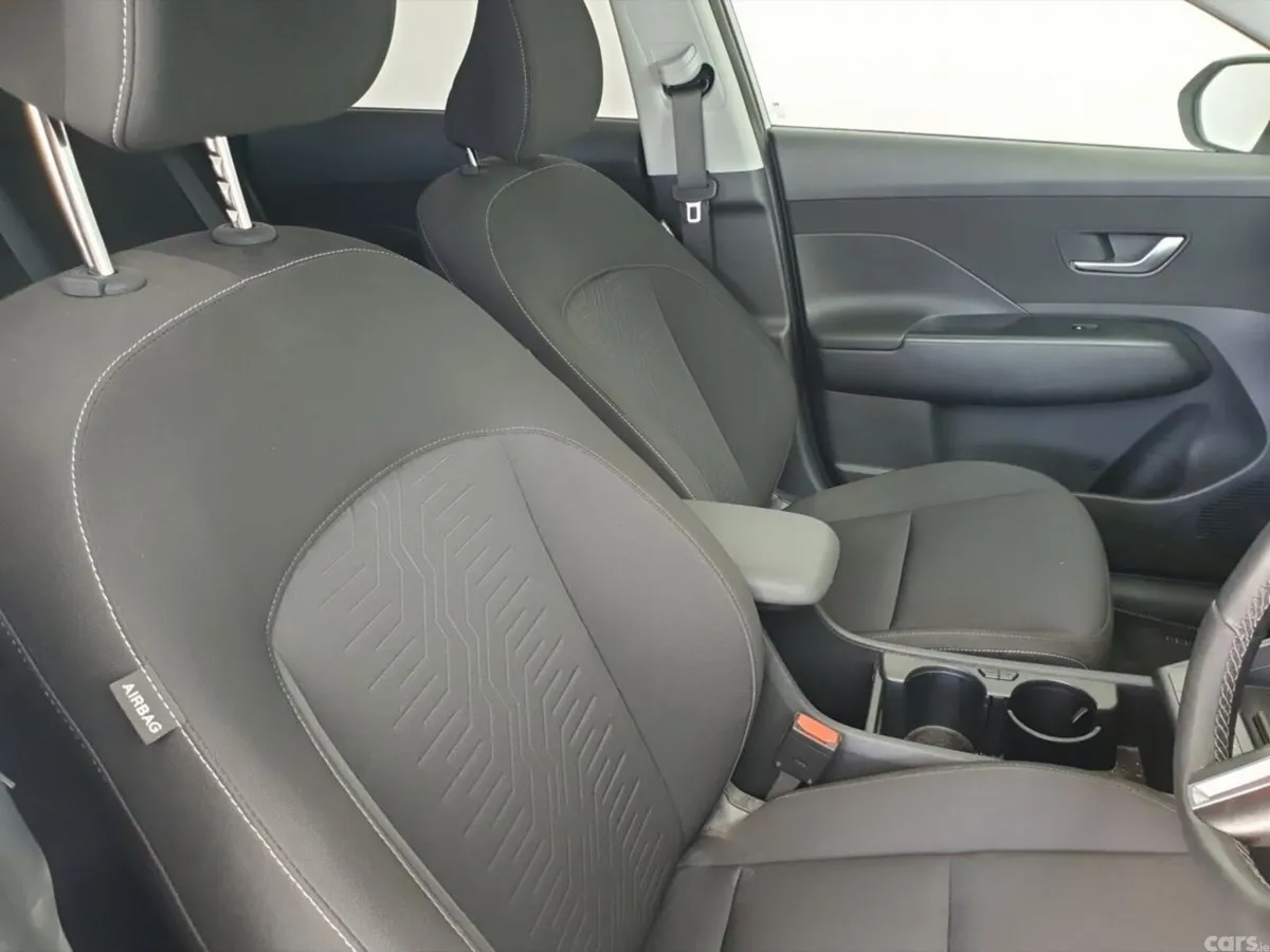 Hyundai KONA Hatchback, Electric, 2026, Silver
