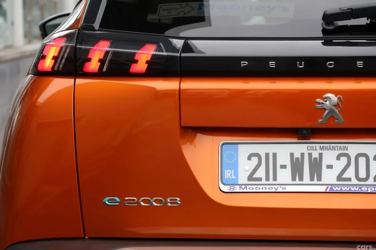 Peugeot 2008 Hatchback, Electric, 2021, Orange