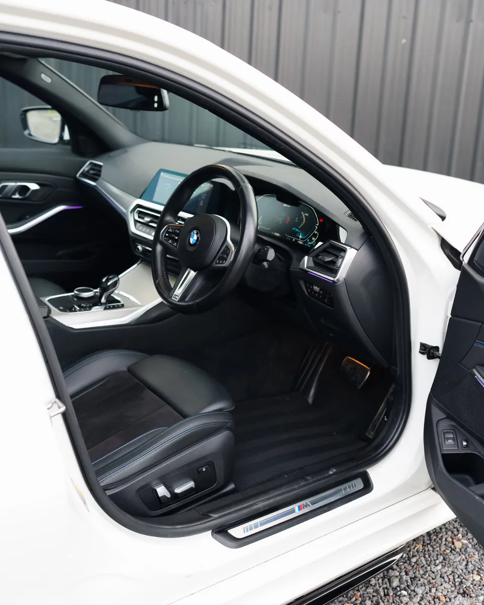BMW 3-Series Saloon, Petrol Hybrid, 2021, White