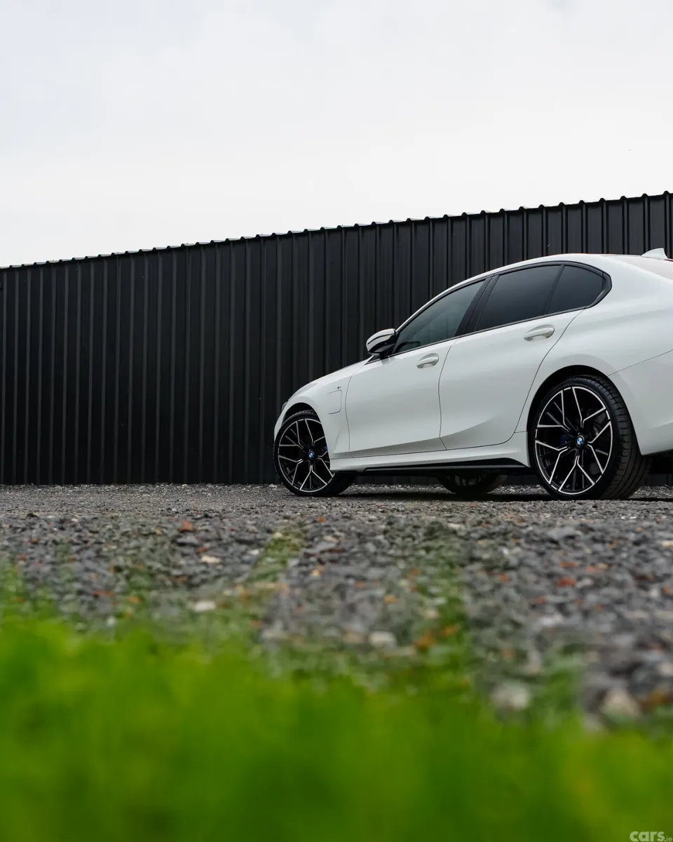 BMW 3-Series Saloon, Petrol Hybrid, 2021, White