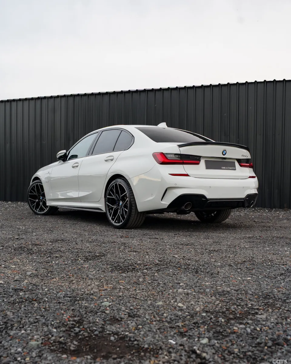 BMW 3-Series Saloon, Petrol Hybrid, 2021, White