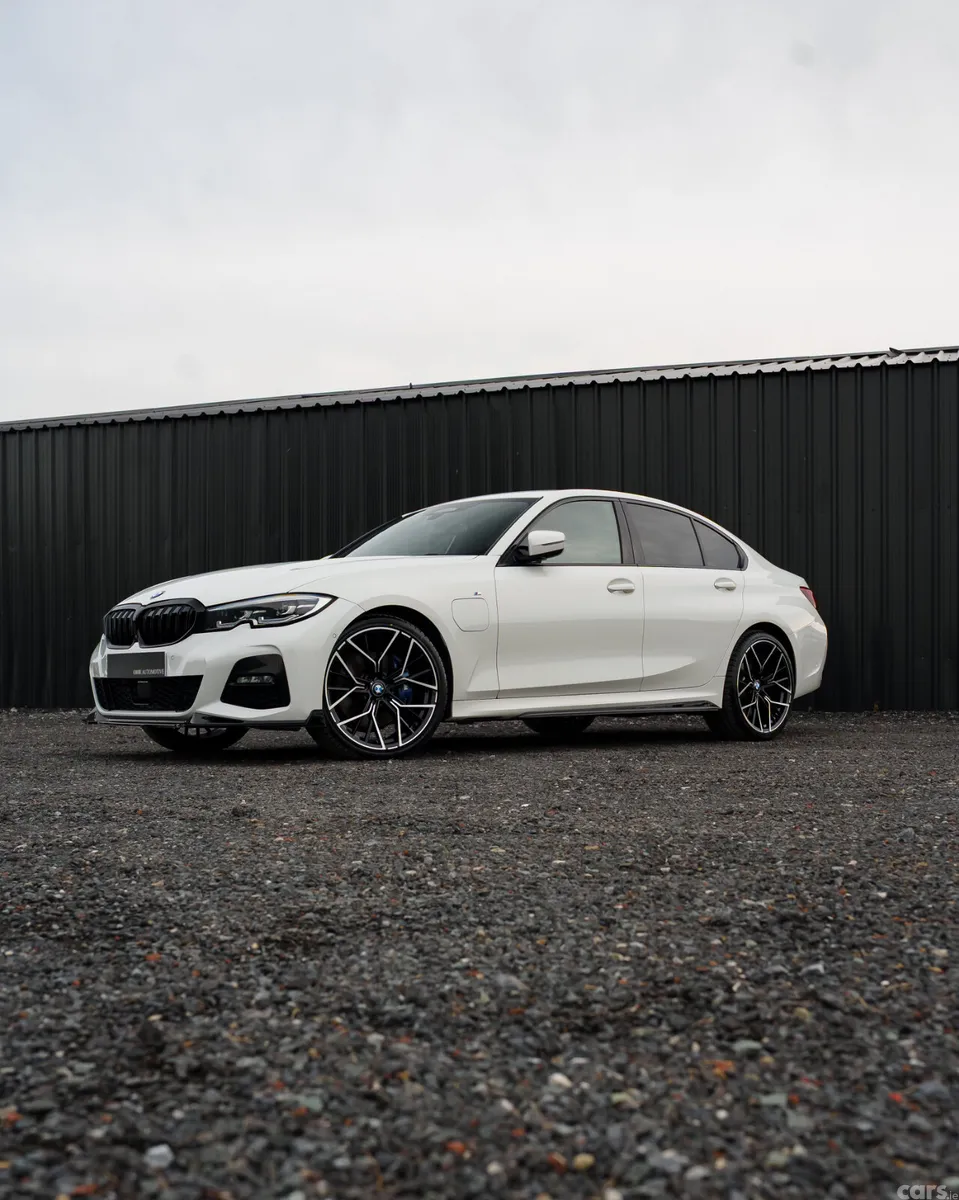 BMW 3-Series Saloon, Petrol Hybrid, 2021, White
