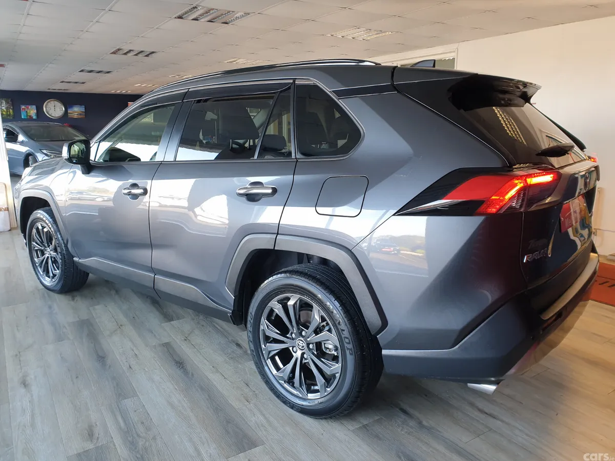 Toyota RAV4 SUV, Petrol Hybrid, 2023, Grey