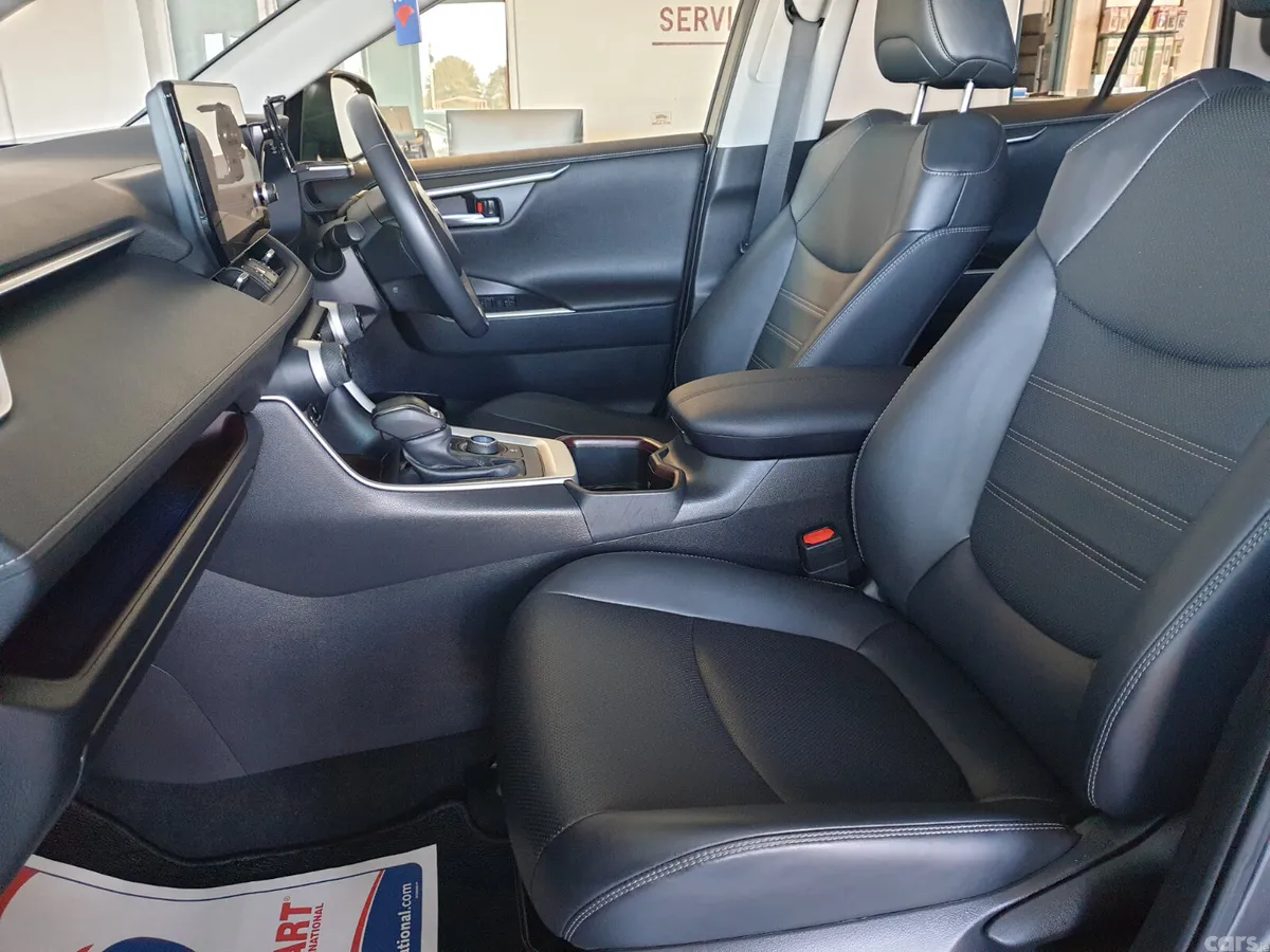 Toyota RAV4 SUV, Petrol Hybrid, 2023, Grey