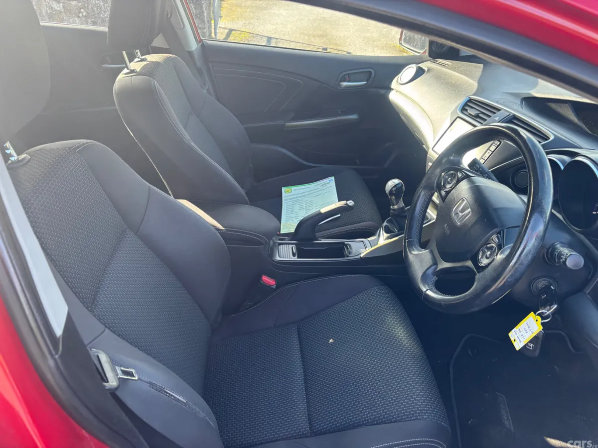 Honda Civic Hatchback, Diesel, 2015, Red