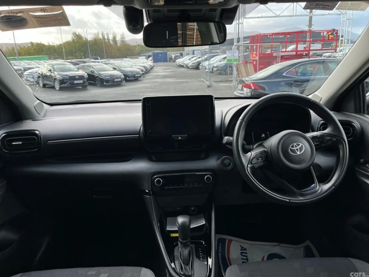 Toyota Yaris Hatchback, Petrol Hybrid, 2025, Grey