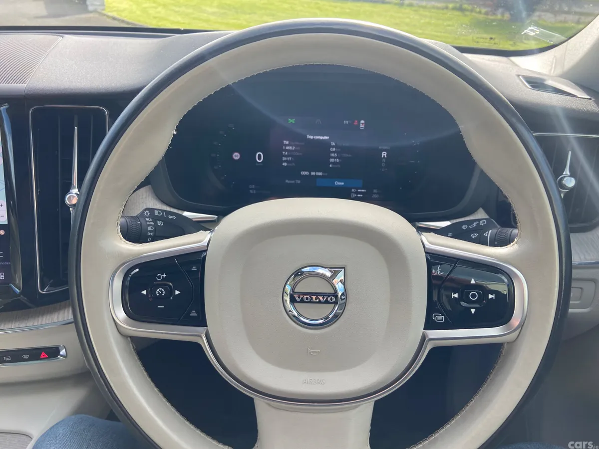 Volvo XC60 SUV, Petrol Plug-in Hybrid, 2023, Grey