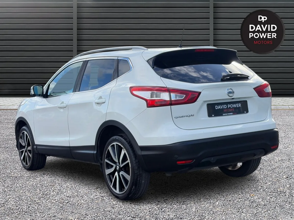 Nissan Qashqai Hatchback, Diesel, 2016, White