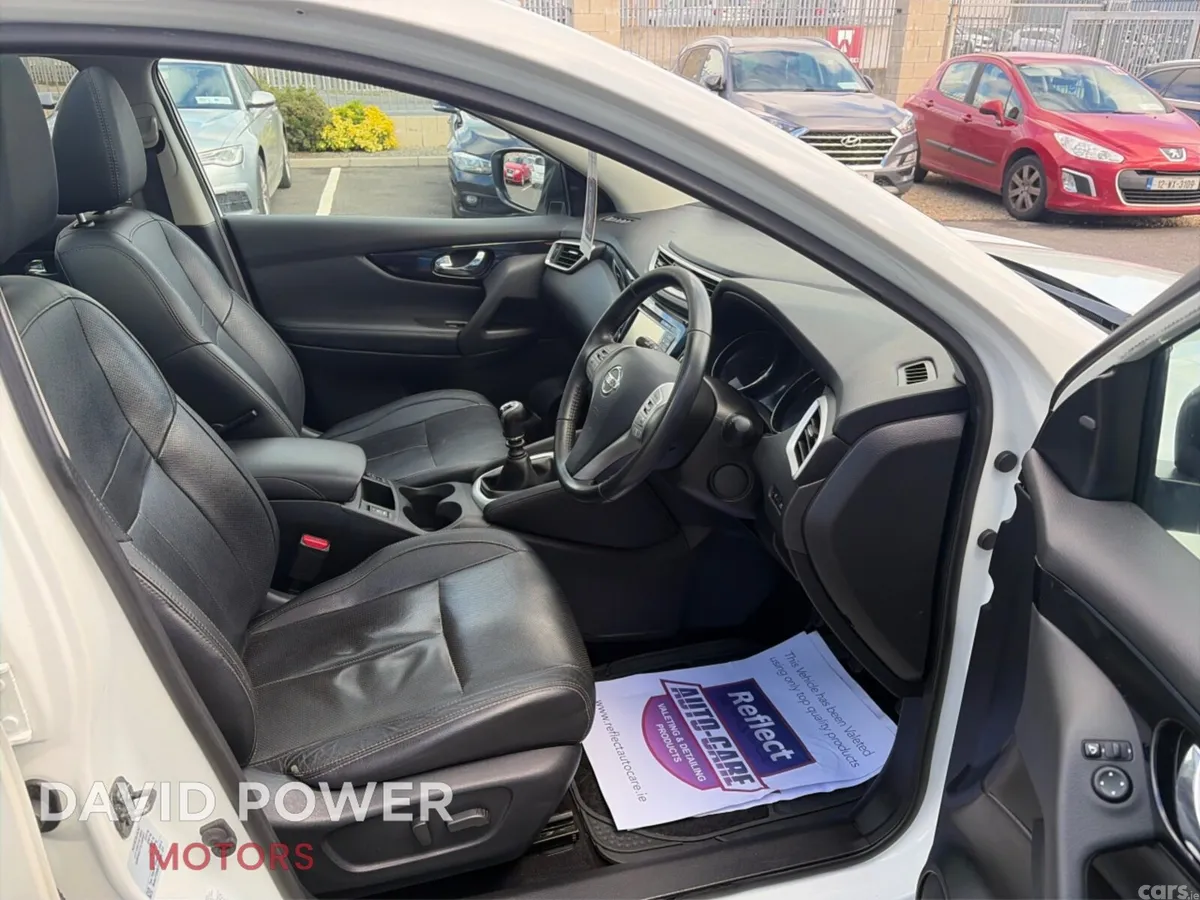 Nissan Qashqai Hatchback, Diesel, 2016, White