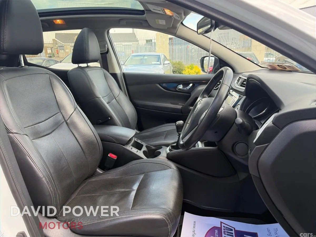 Nissan Qashqai Hatchback, Diesel, 2016, White