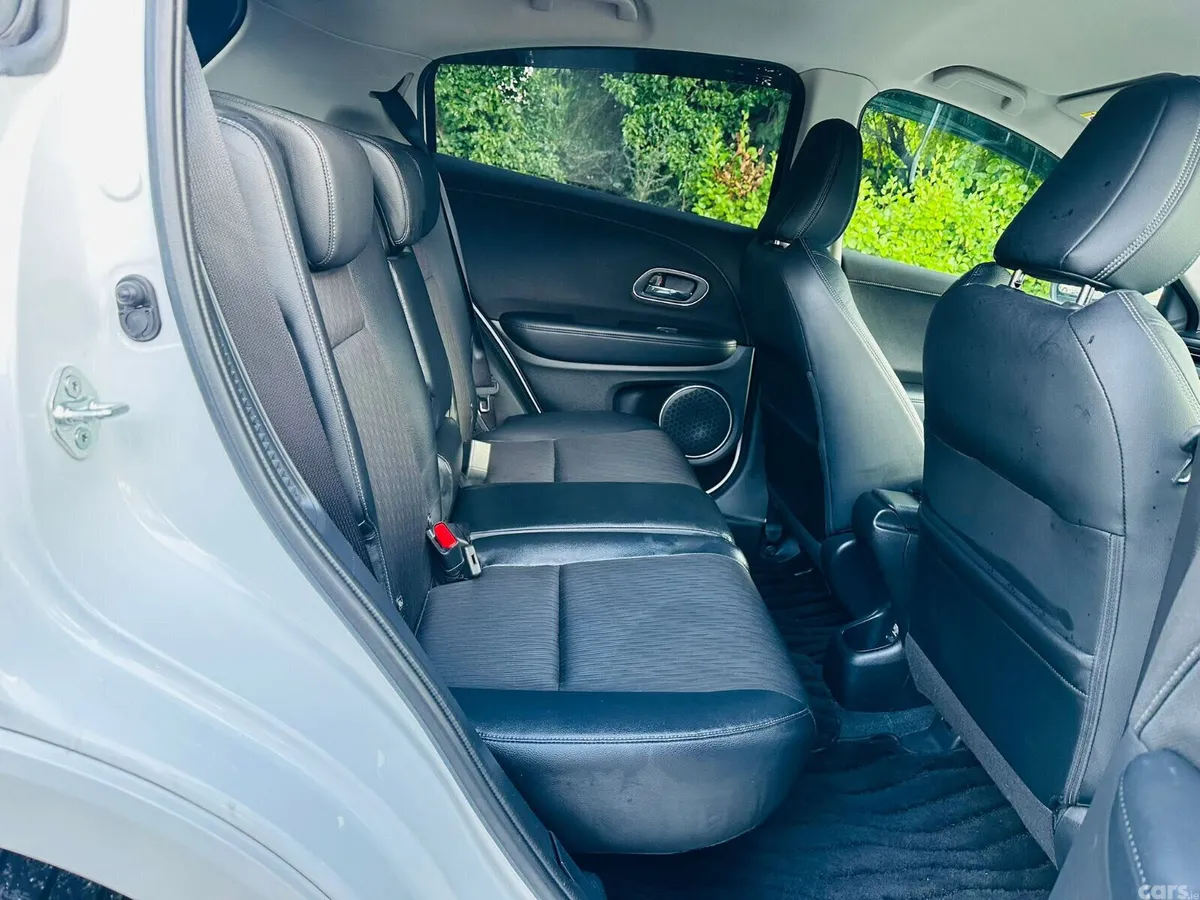 Honda Vezel Estate, Petrol Hybrid, 2020, White