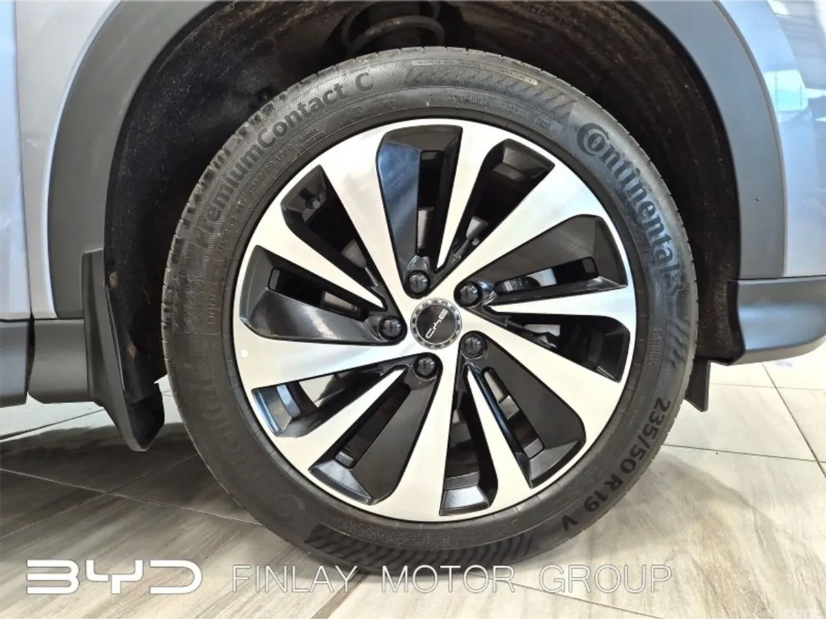 BYD SEAL U Hatchback, Petrol Plug-in Hybrid, 2025, Grey