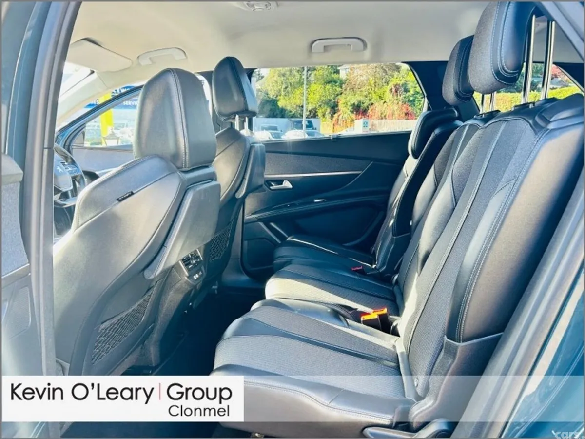 Peugeot 5008 MPV, Diesel, 2022, Blue