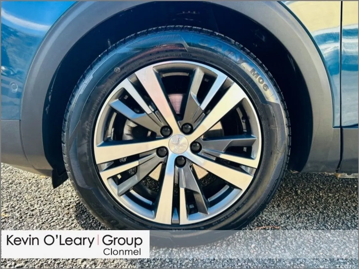 Peugeot 5008 MPV, Diesel, 2022, Blue