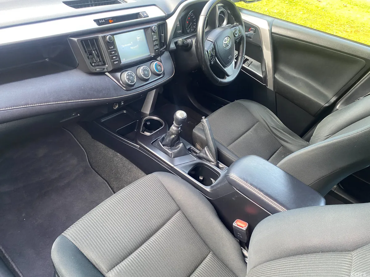 Toyota RAV4 SUV, Diesel, 2017, Grey