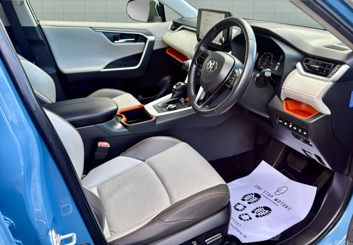 Toyota RAV4 SUV, Petrol Hybrid, 2023, Blue
