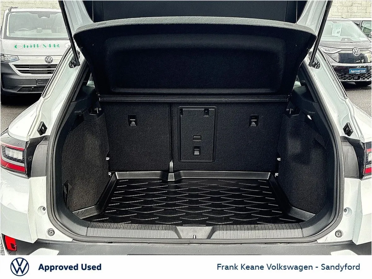 Volkswagen ID.4 Estate, Electric, 2023, White