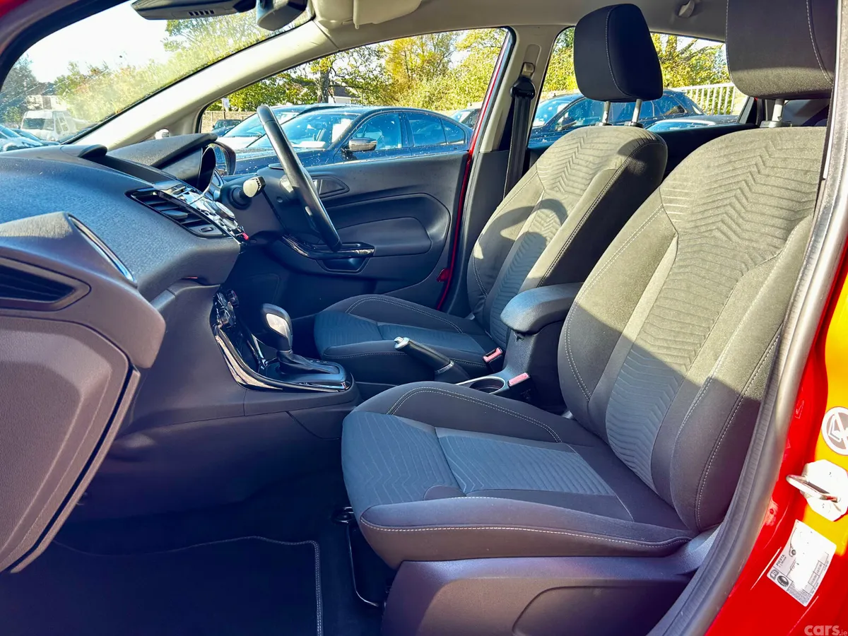 Ford Fiesta Hatchback, Petrol, 2014, Red