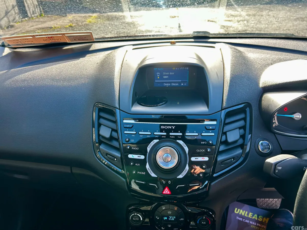 Ford Fiesta Hatchback, Petrol, 2014, Red