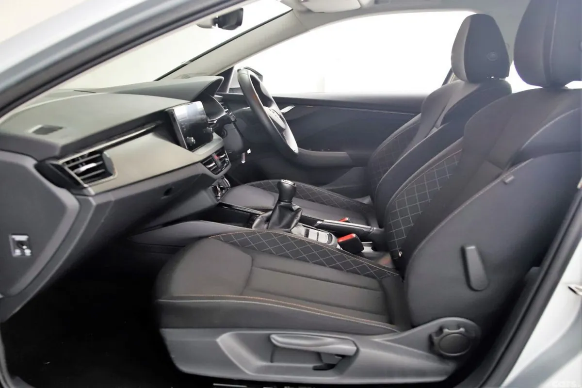 Skoda Kamiq Hatchback, Petrol, 2024, Silver