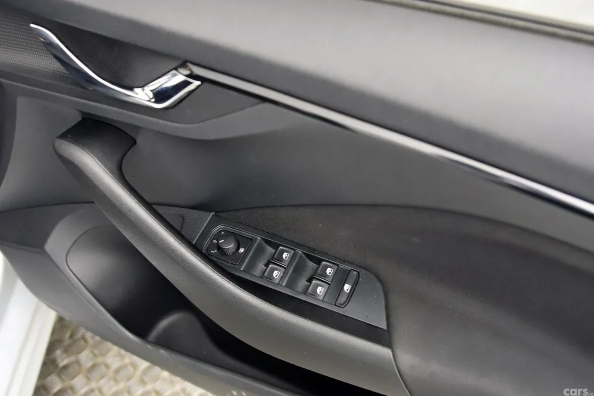 Skoda Kamiq Hatchback, Petrol, 2024, Silver