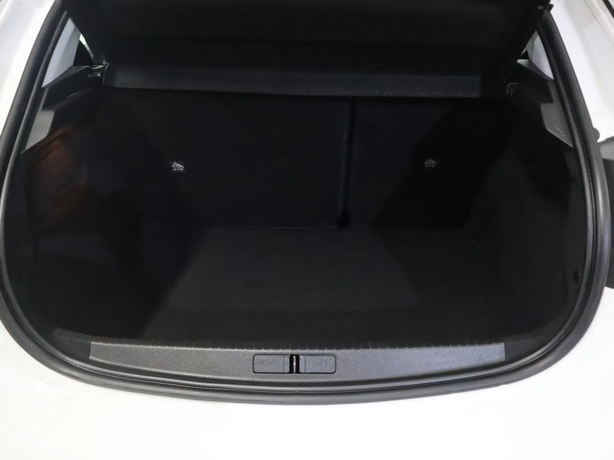 Opel Corsa Hatchback, Petrol, 2023, White