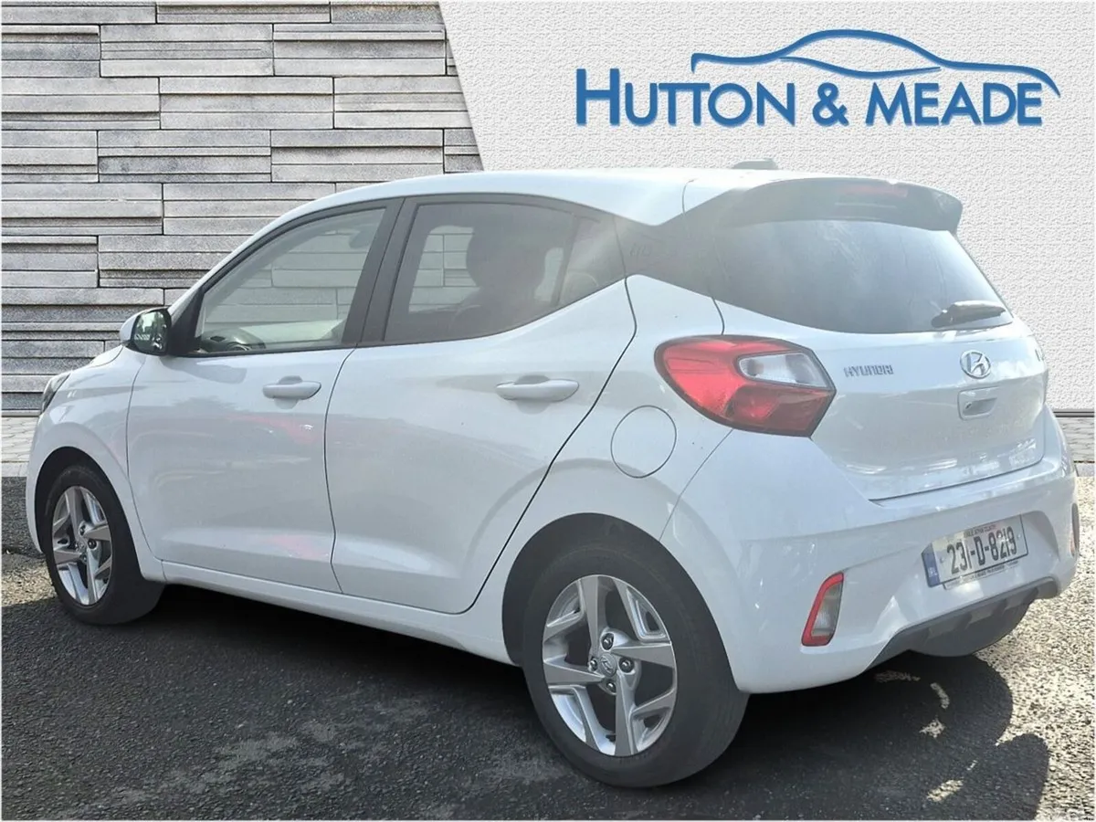 Hyundai i10 Hatchback, Petrol, 2023, White