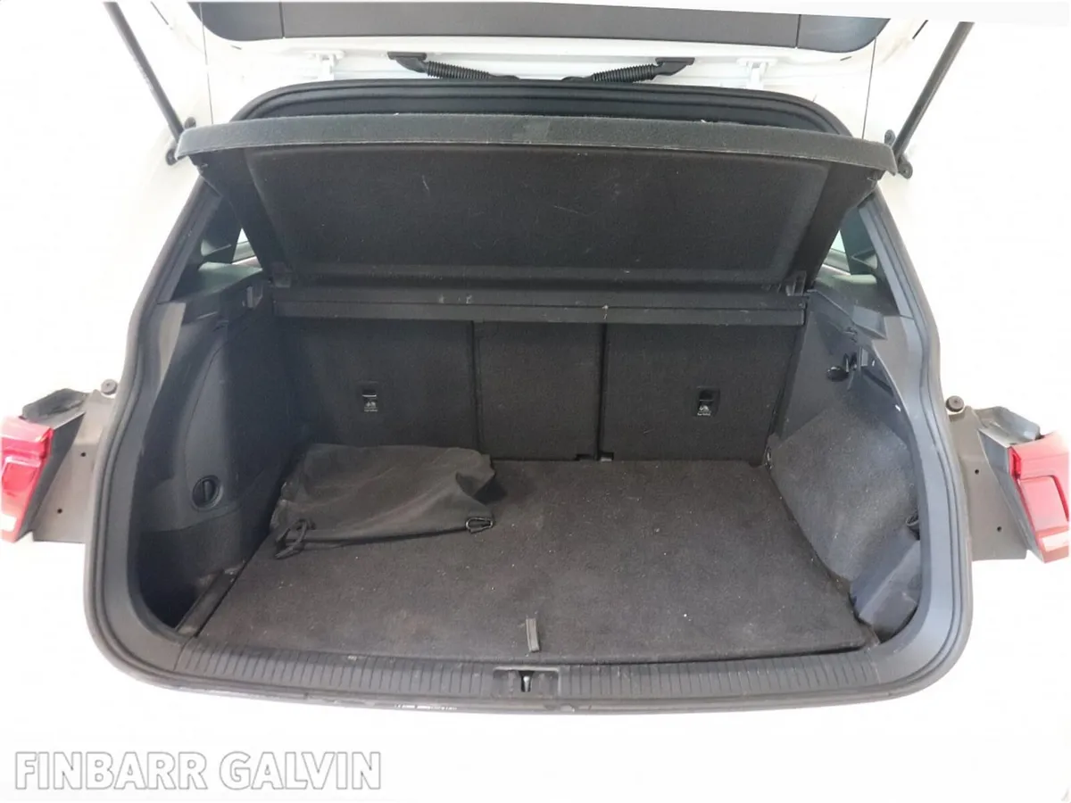 Volkswagen Tiguan SUV, Petrol Plug-in Hybrid, 2023, White