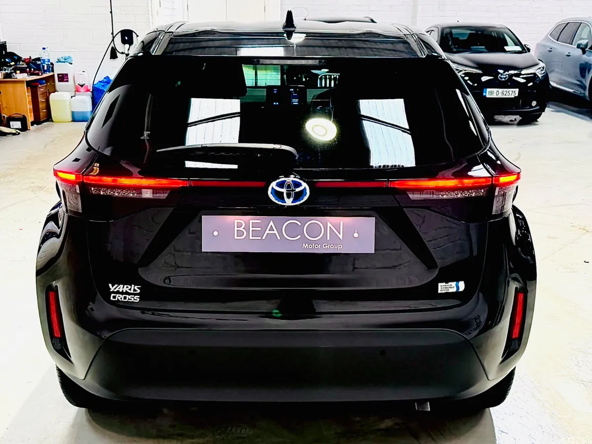 Toyota Yaris Cross SUV, Petrol Hybrid, 2024, Black