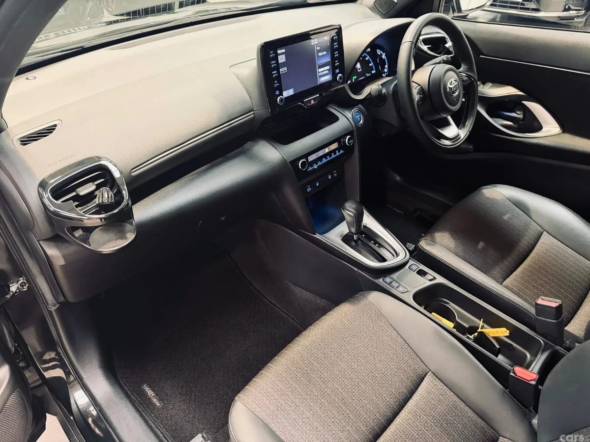 Toyota Yaris Cross SUV, Petrol Hybrid, 2024, Black