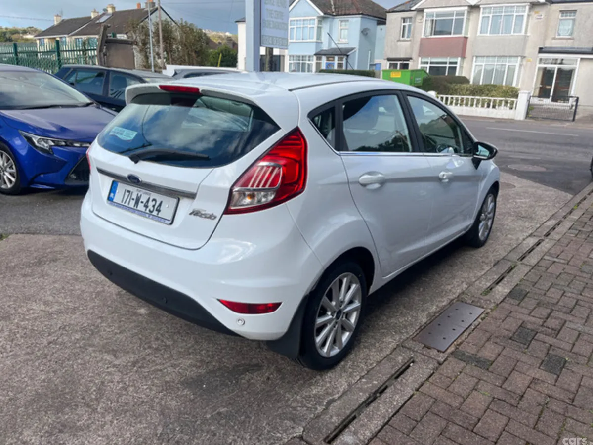 Ford Fiesta Hatchback, Diesel, 2017, White